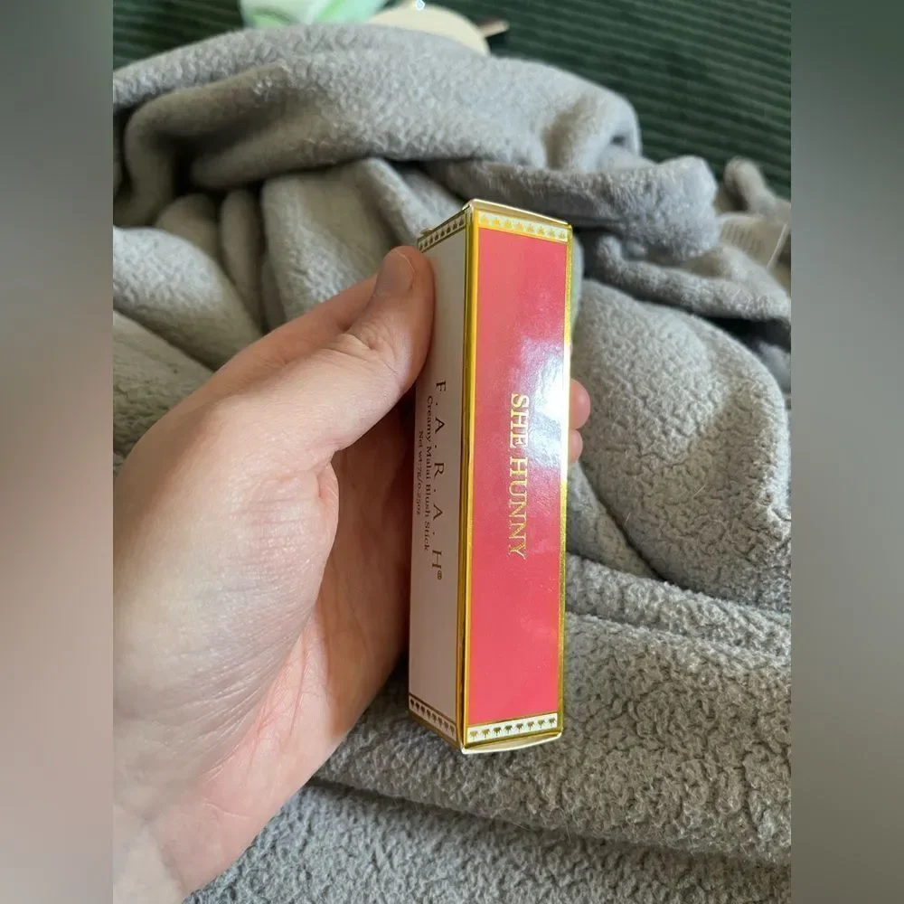 🆕 F.A.R.A.H Creamy Malai Blush Stick - She Hunny (Pinky Coral-Peach)
